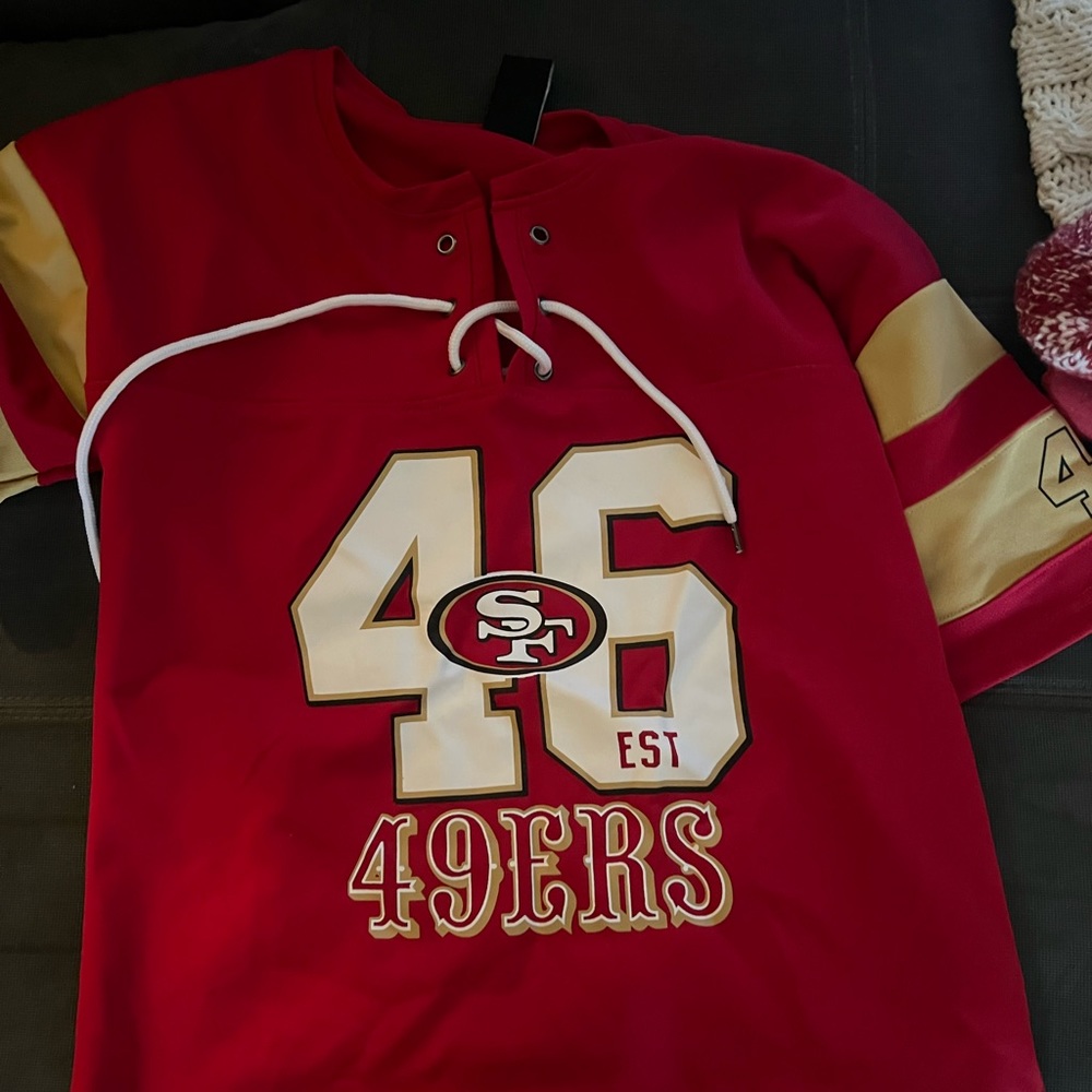 Medium 49ers Jersey t shirt